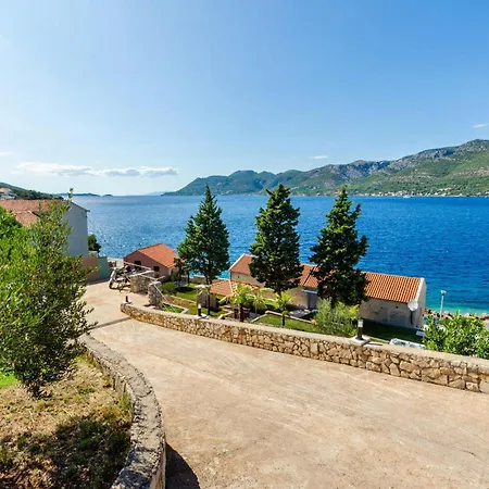 Gabriela Сasa de vacaciones Korčula